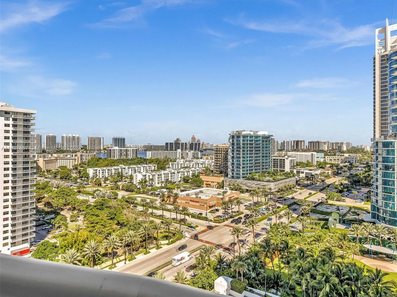 17315 Collins Ave, #1106
