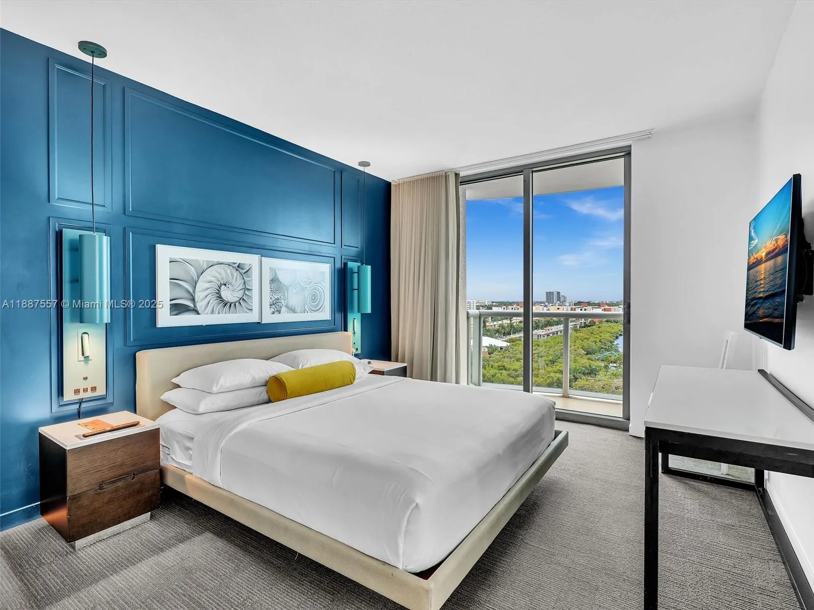 17315 Collins Ave, #1106