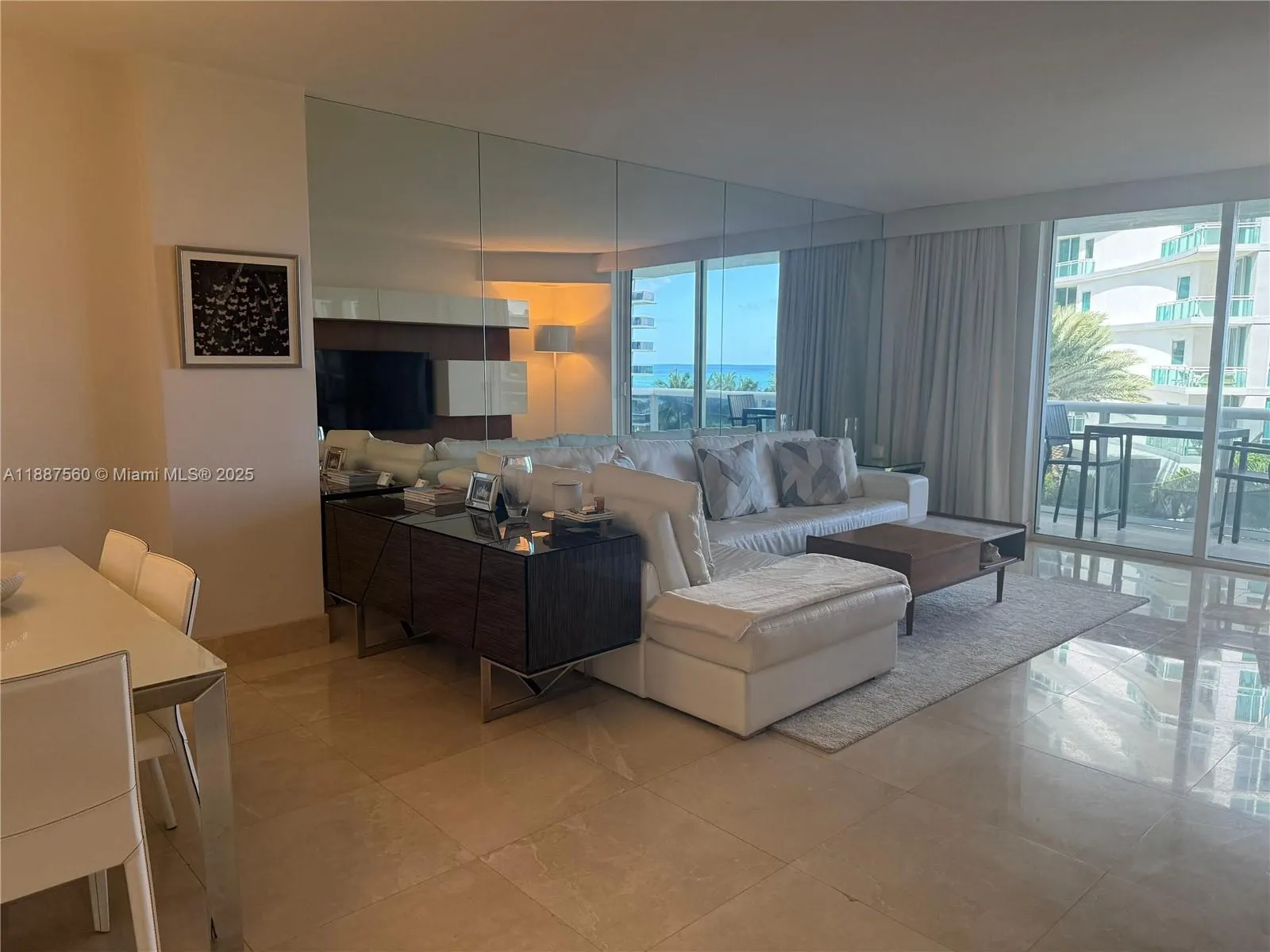 10275 Collins Ave, #533