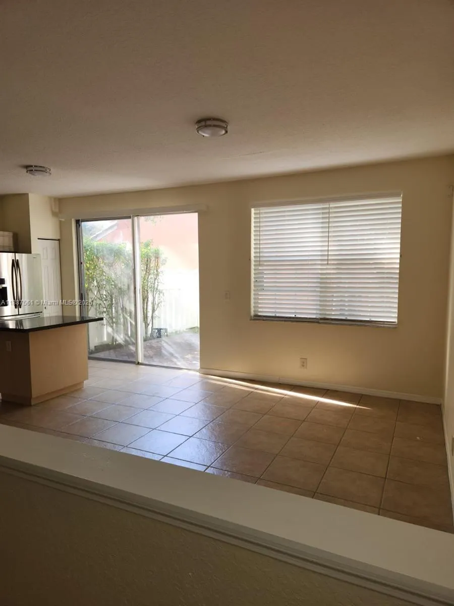 9166 NW 40th Pl