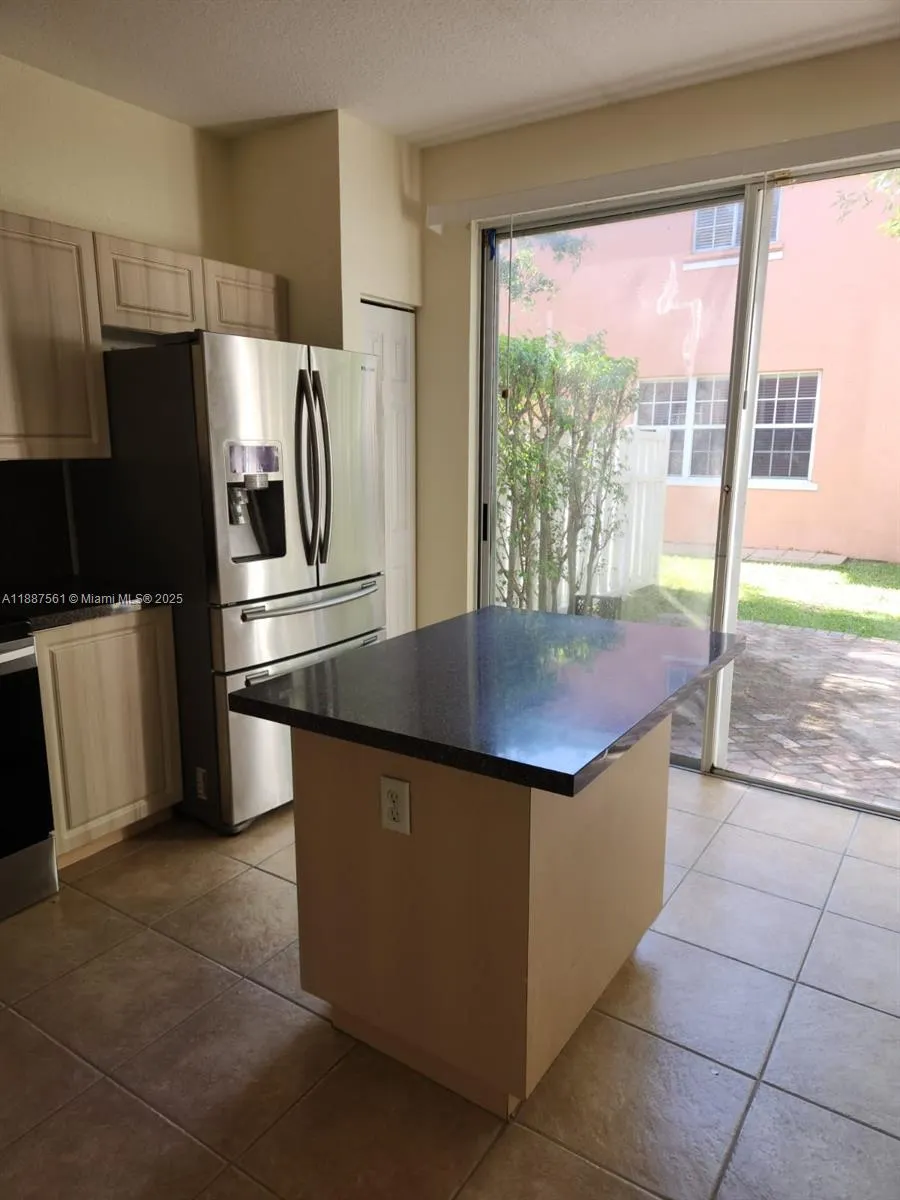 9166 NW 40th Pl
