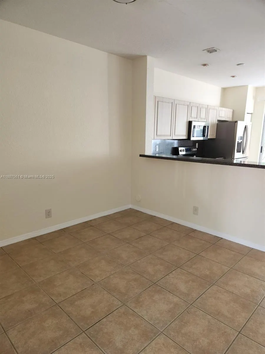 9166 NW 40th Pl