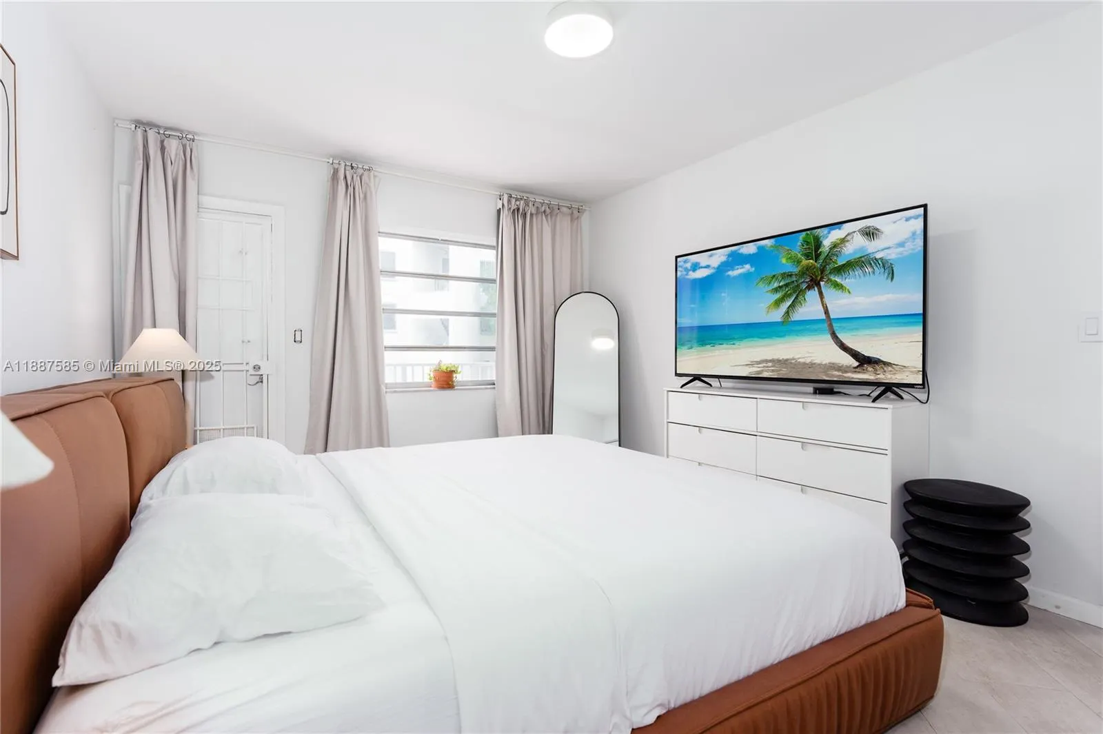 525 Meridian Ave, #203