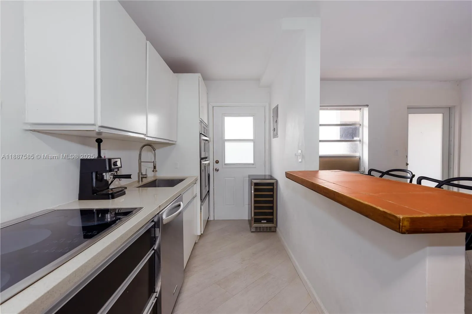 525 Meridian Ave, #203