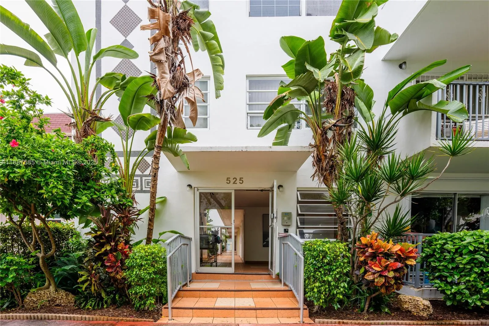 525 Meridian Ave, #203