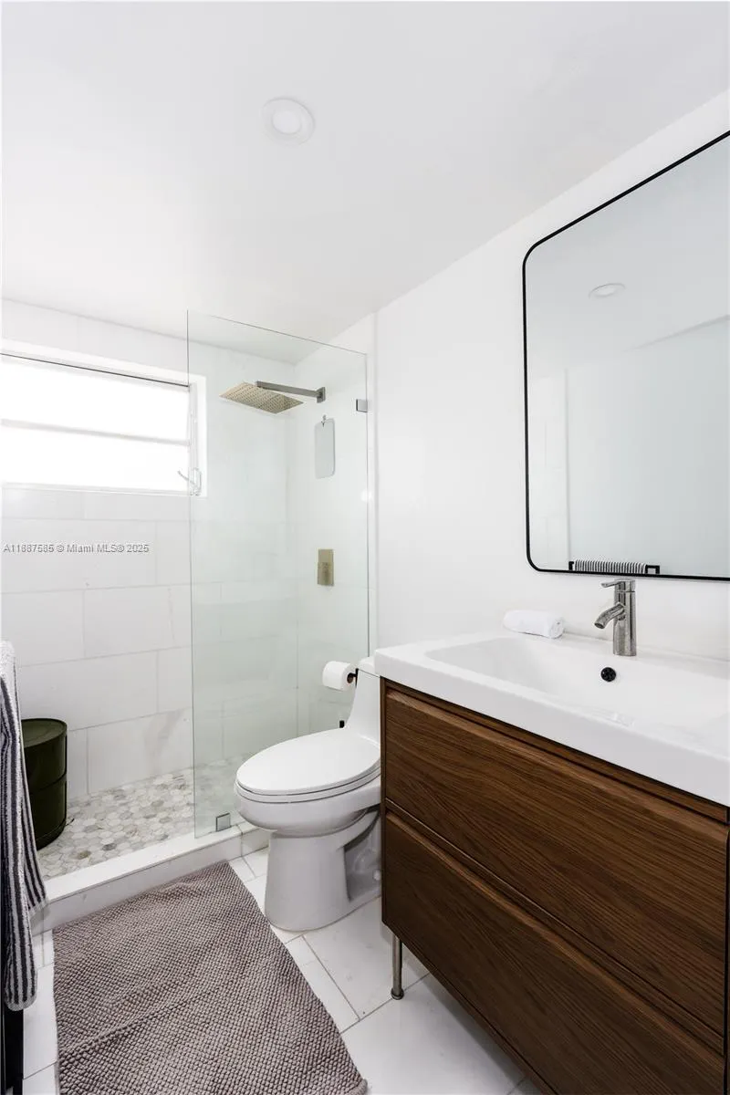 525 Meridian Ave, #203