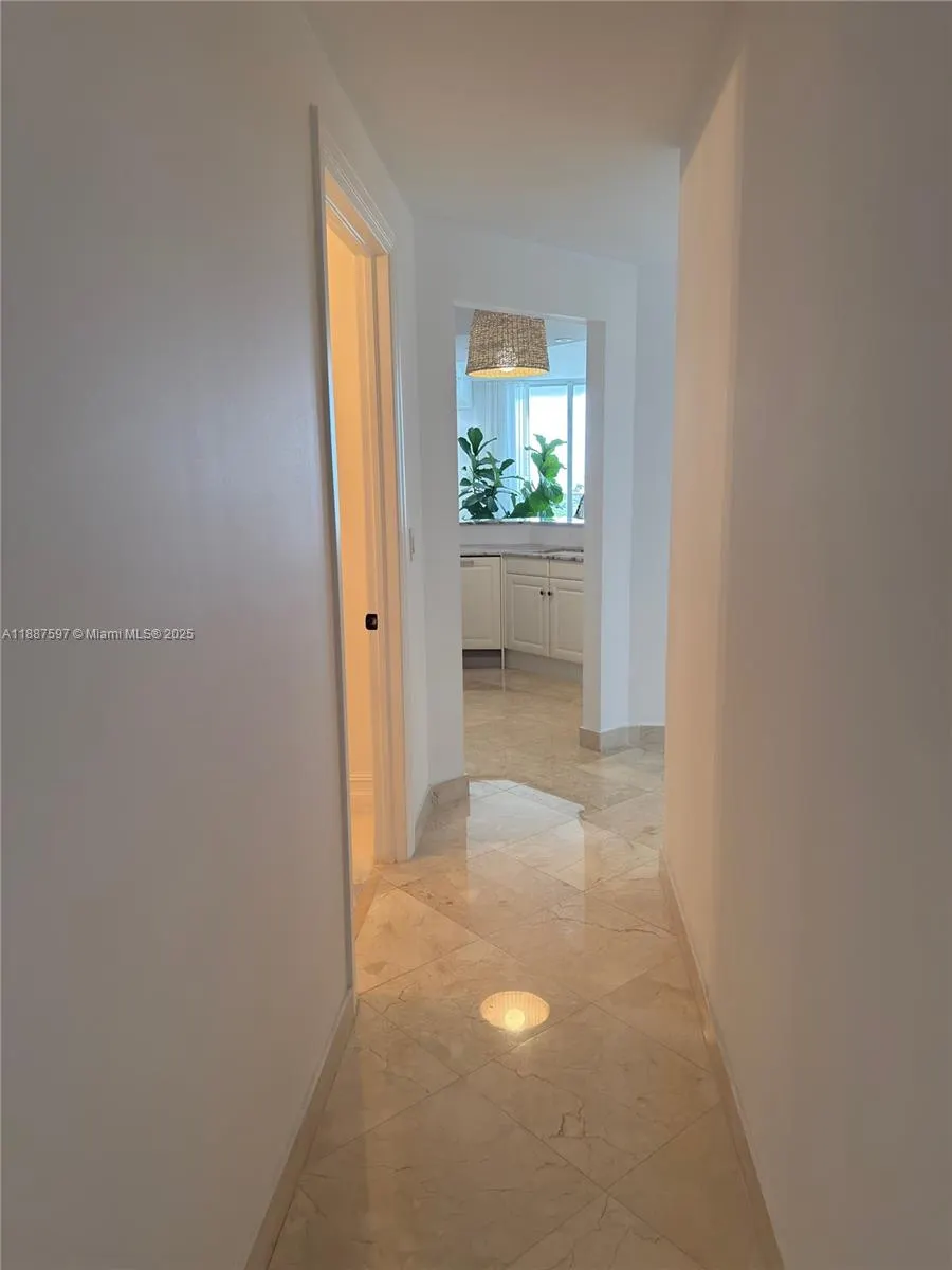 9751 E Bay Harbor Dr, #9C