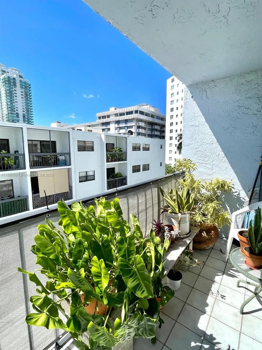 899 West Ave, #5C