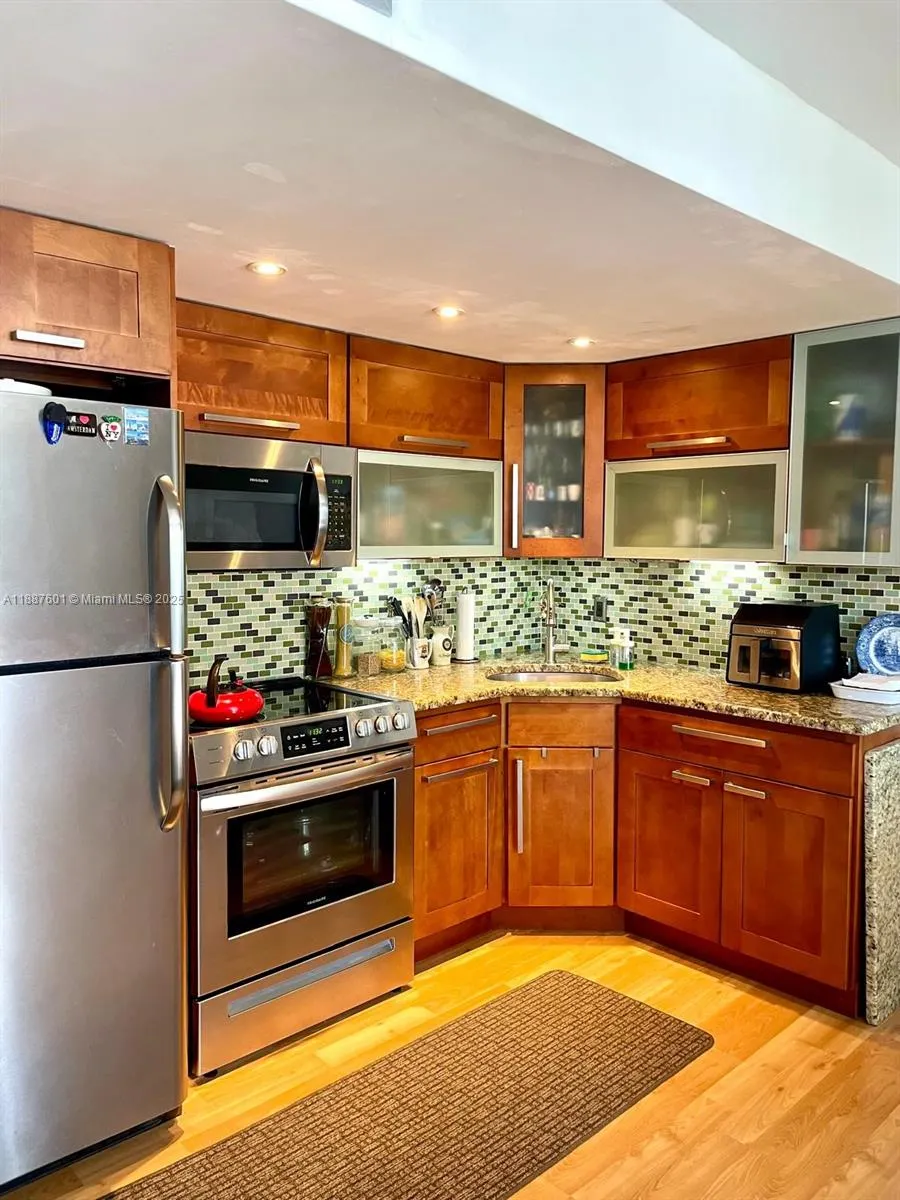 899 West Ave, #5C