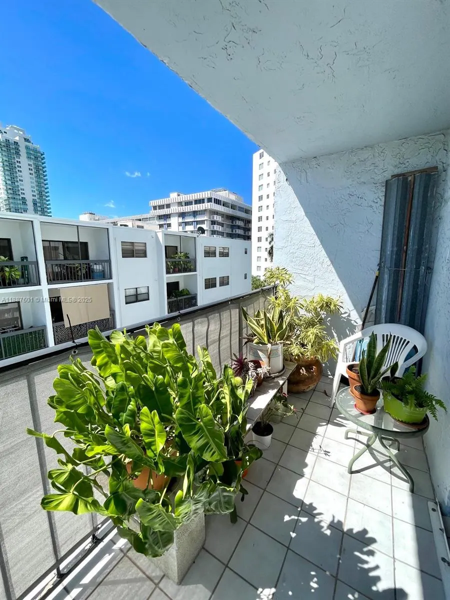 899 West Ave, #5C