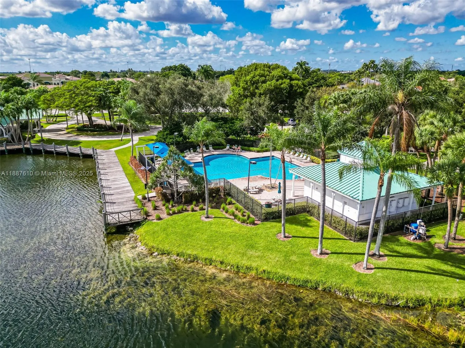 612 SW 179th Ave