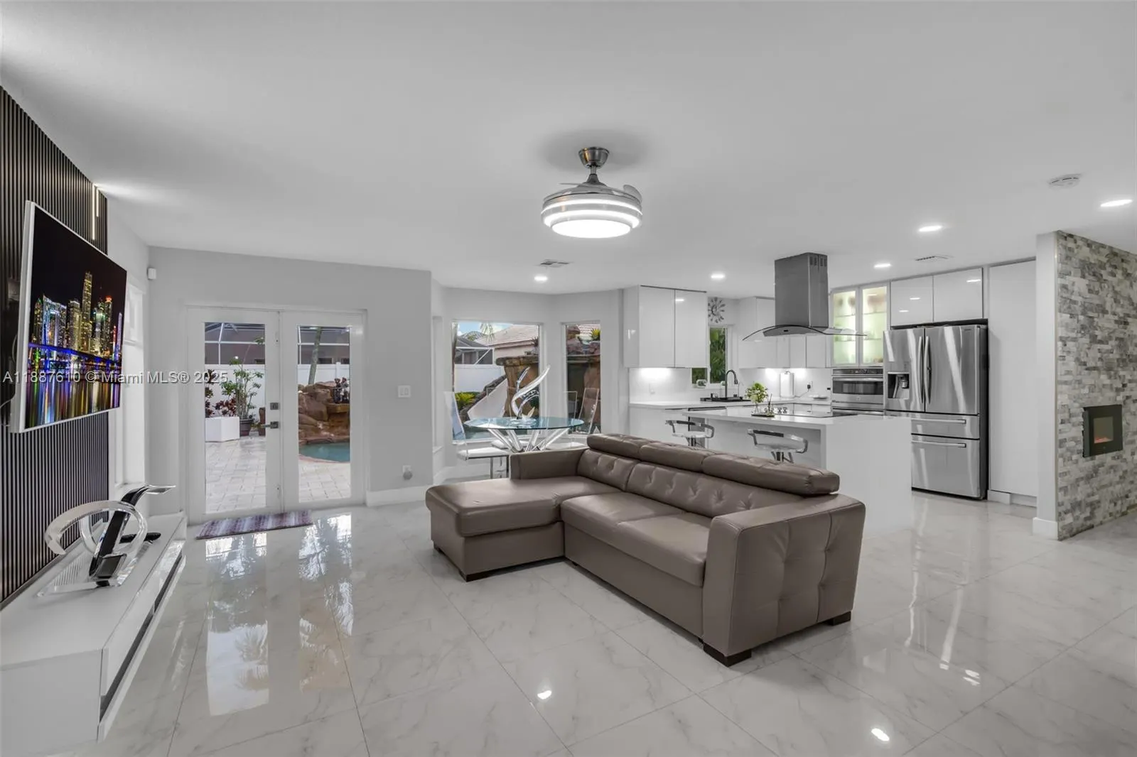 612 SW 179th Ave