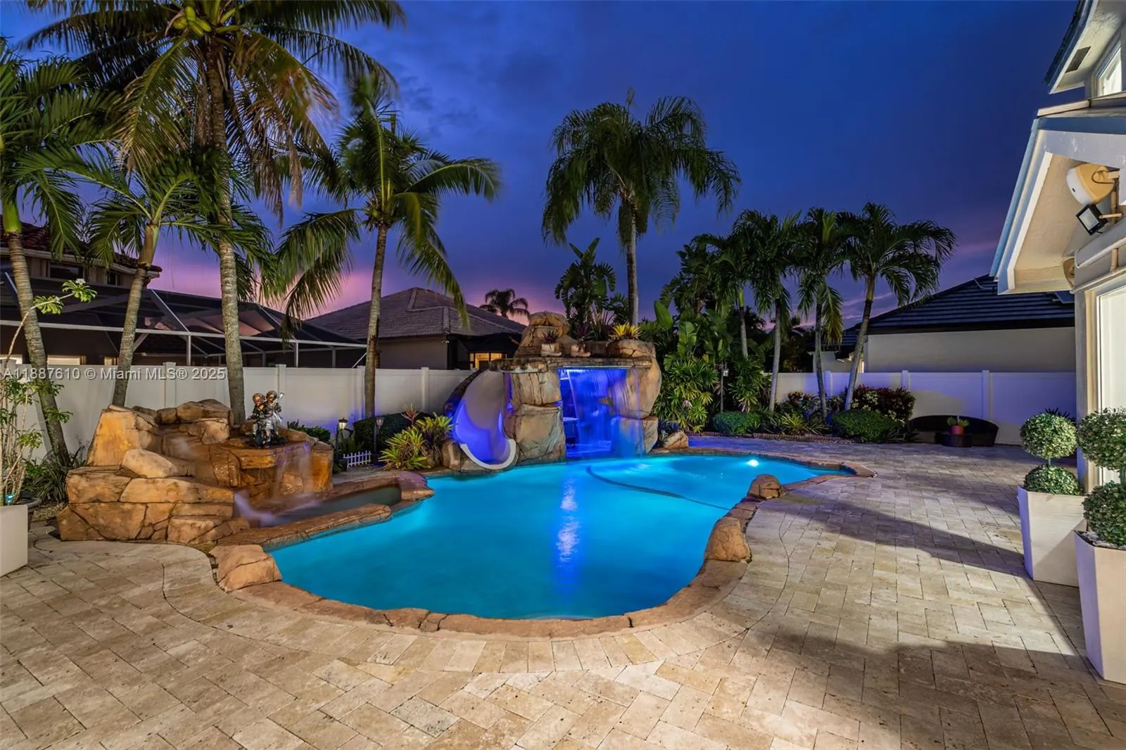 612 SW 179th Ave