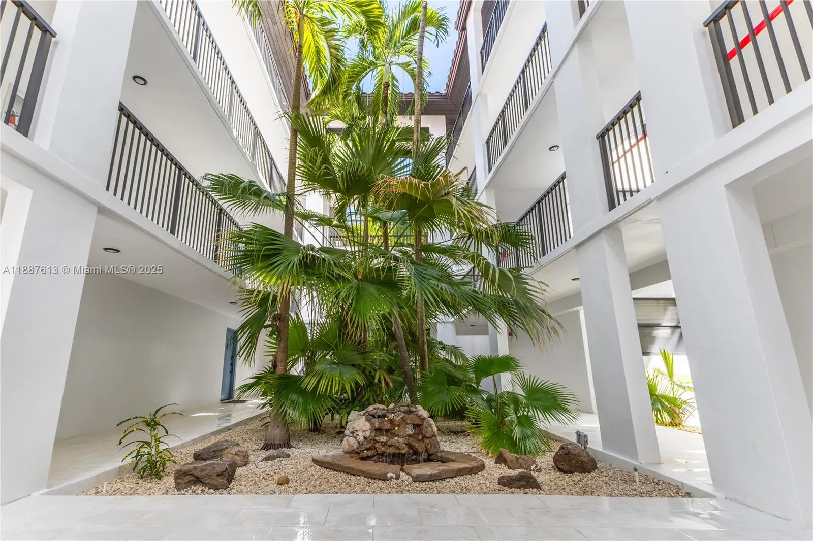 101 Ocean Lane Dr, #1013