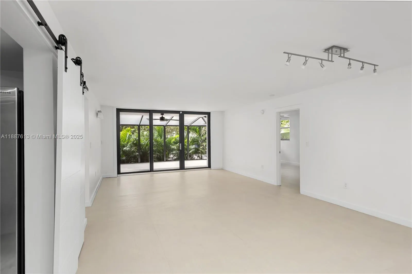 101 Ocean Lane Dr, #1013