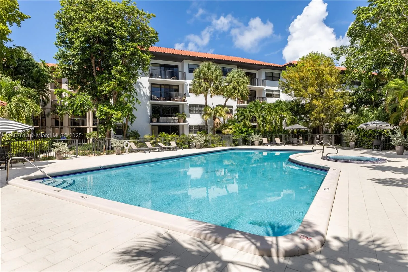 101 Ocean Lane Dr, #1013
