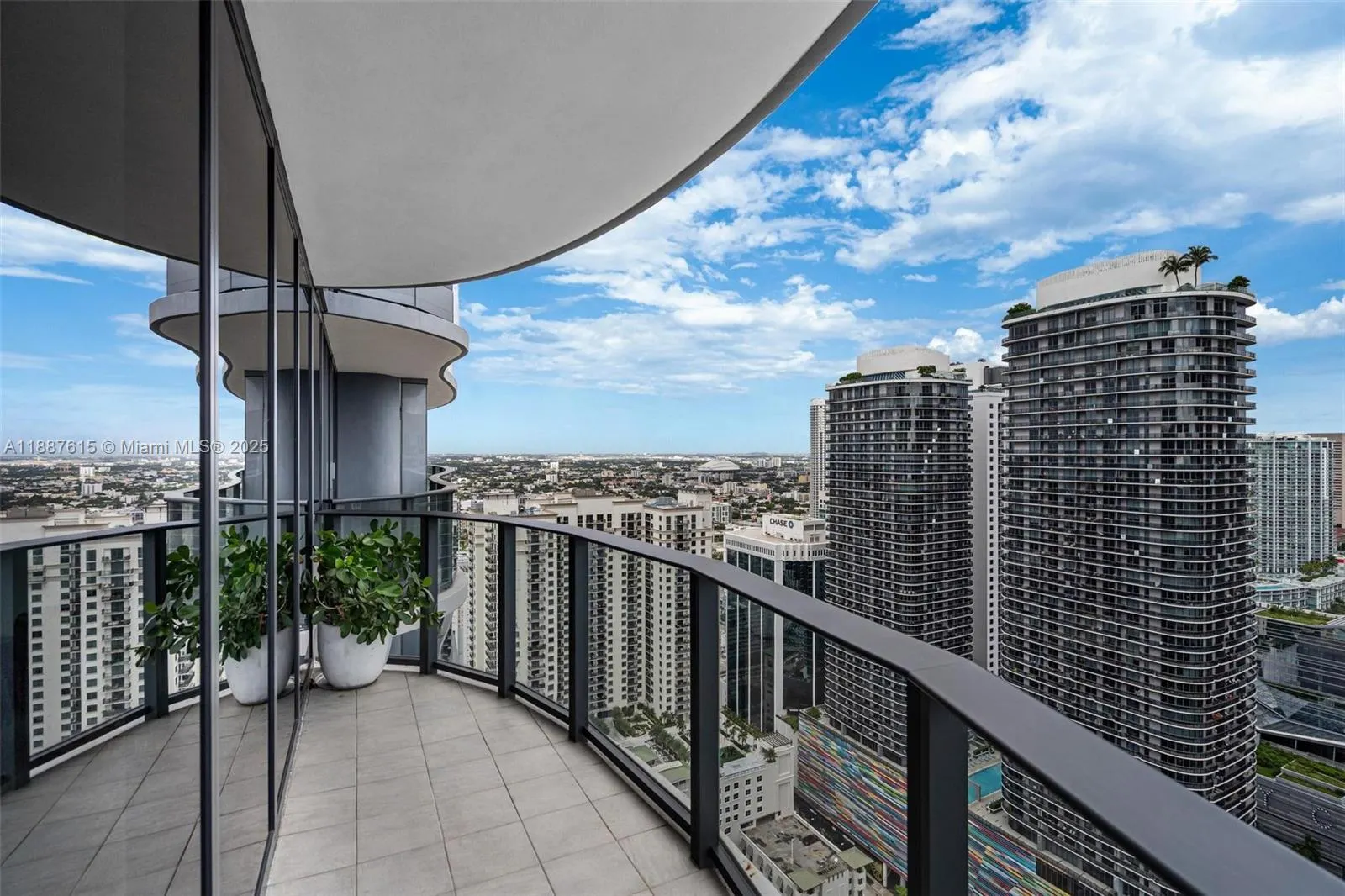 1000 Brickell Plz, #4315