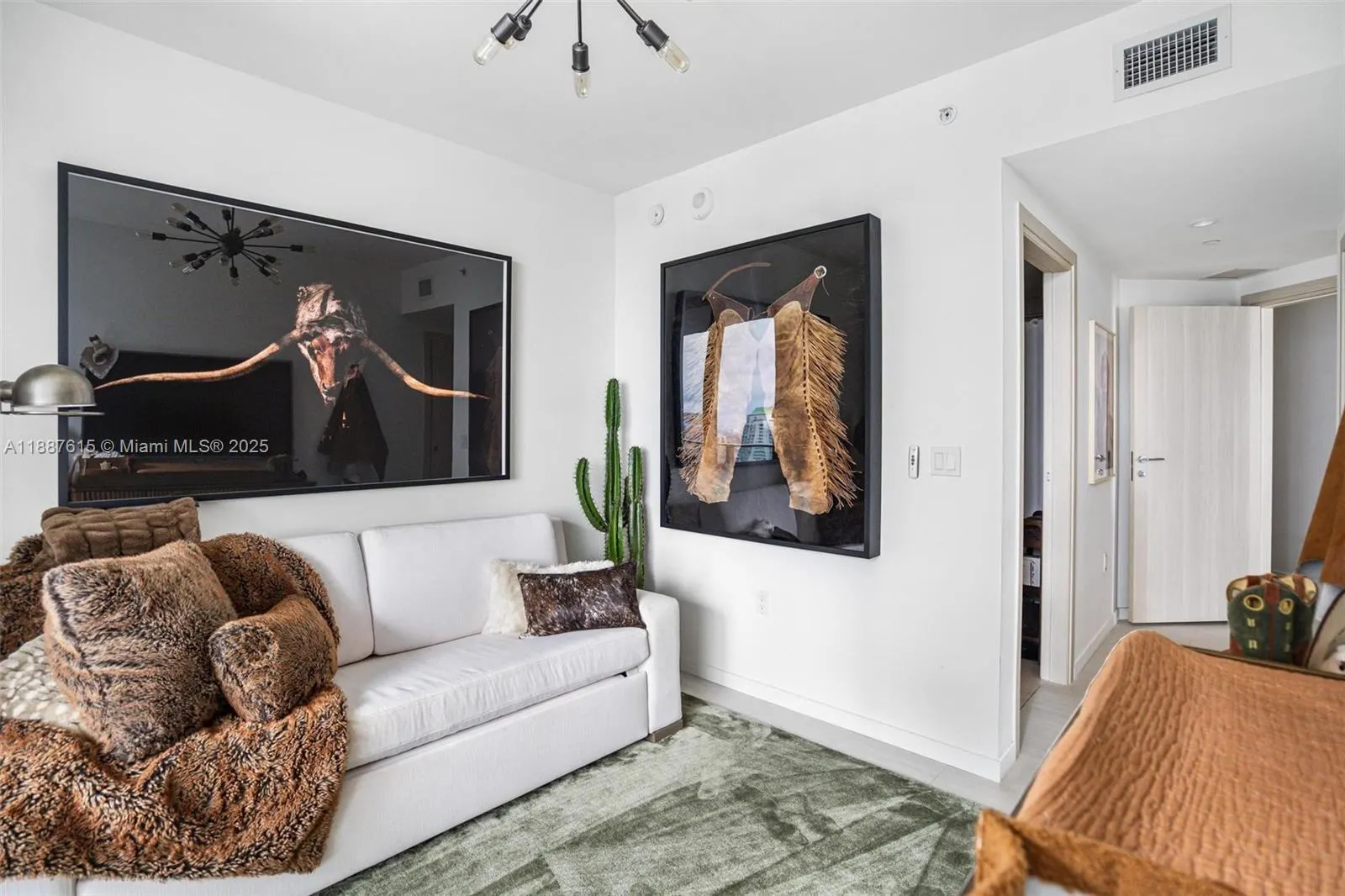 1000 Brickell Plz, #4315