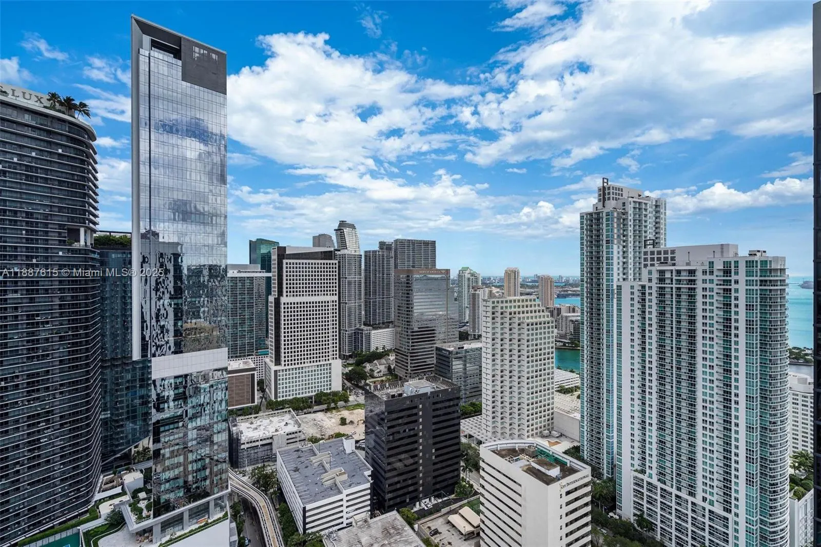 1000 Brickell Plz, #4315