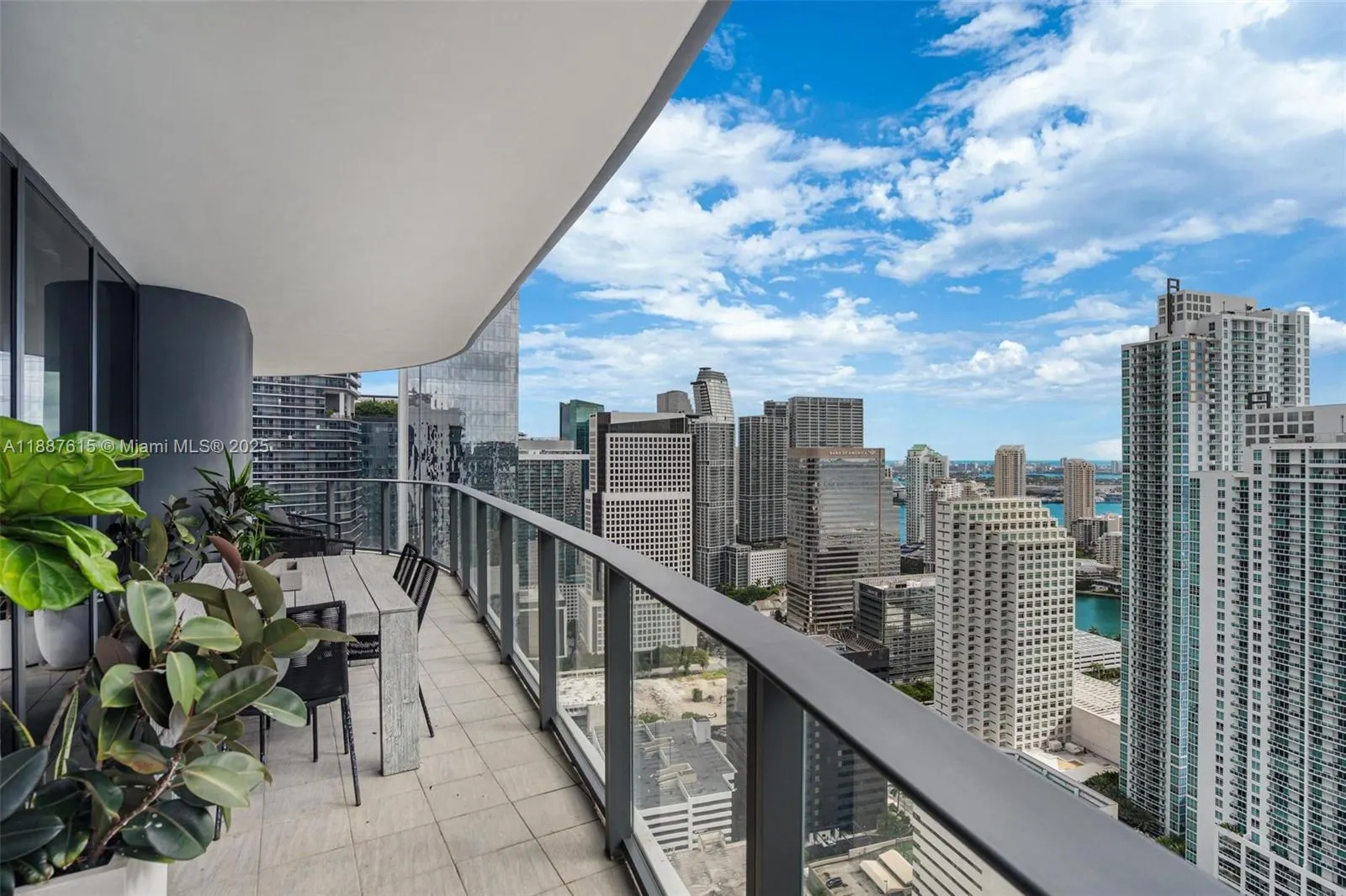 1000 Brickell Plz, #4315