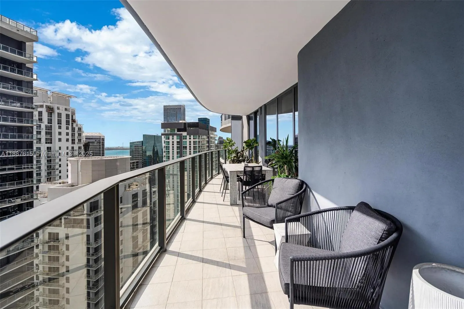 1000 Brickell Plz, #4315