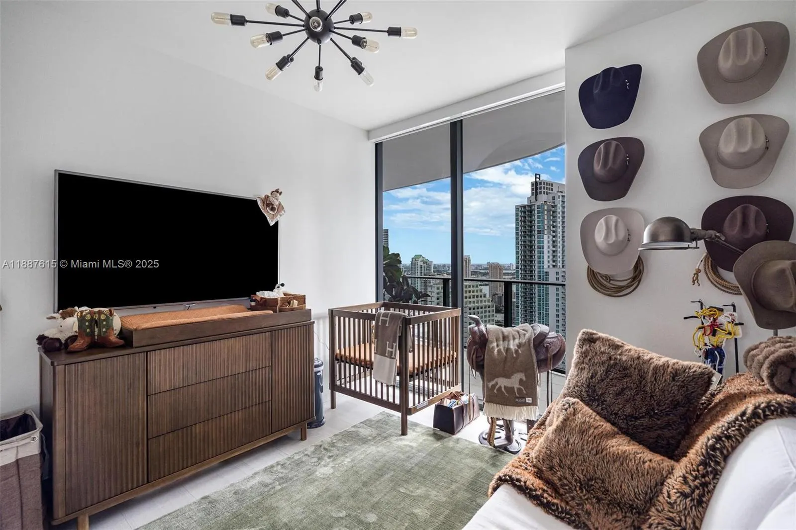 1000 Brickell Plz, #4315