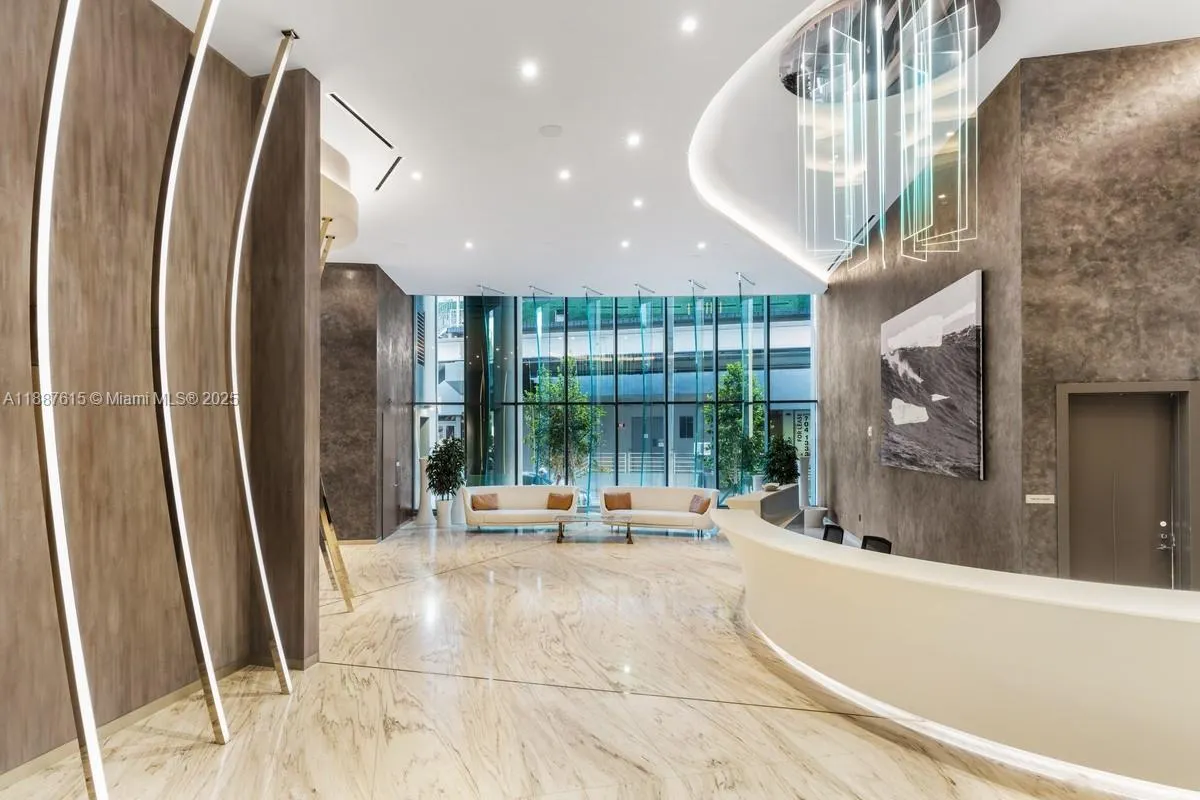 1000 Brickell Plz, #4315
