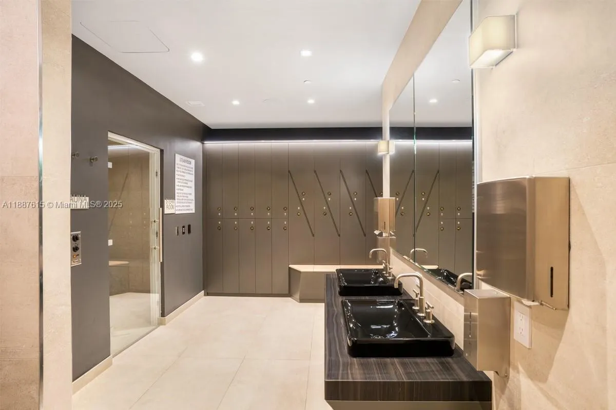 1000 Brickell Plz, #4315