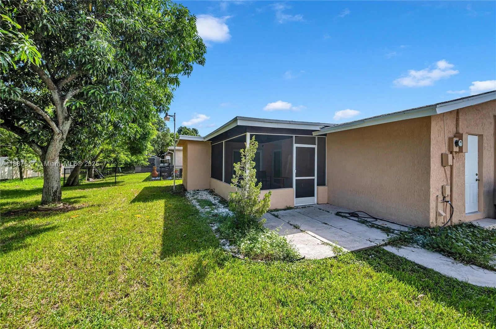 5606 NW 49th Ave