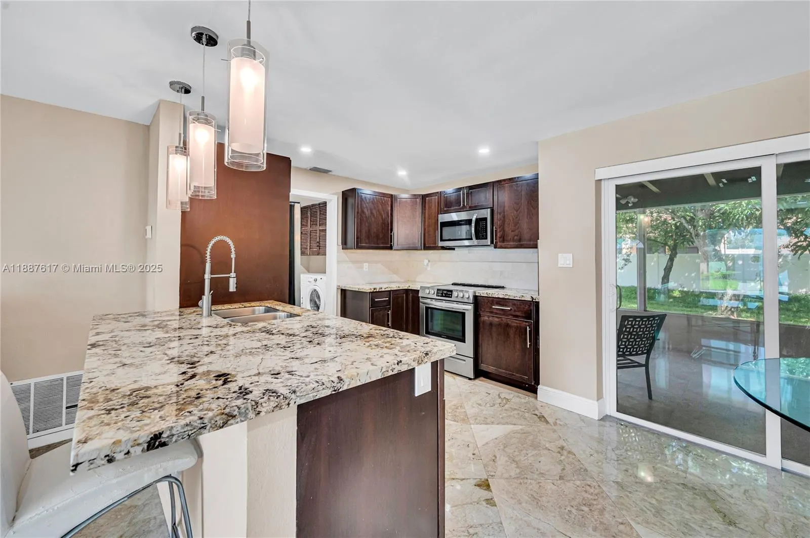 5606 NW 49th Ave