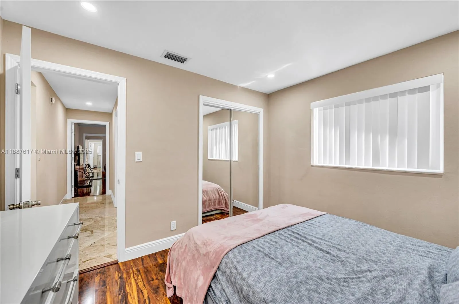 5606 NW 49th Ave