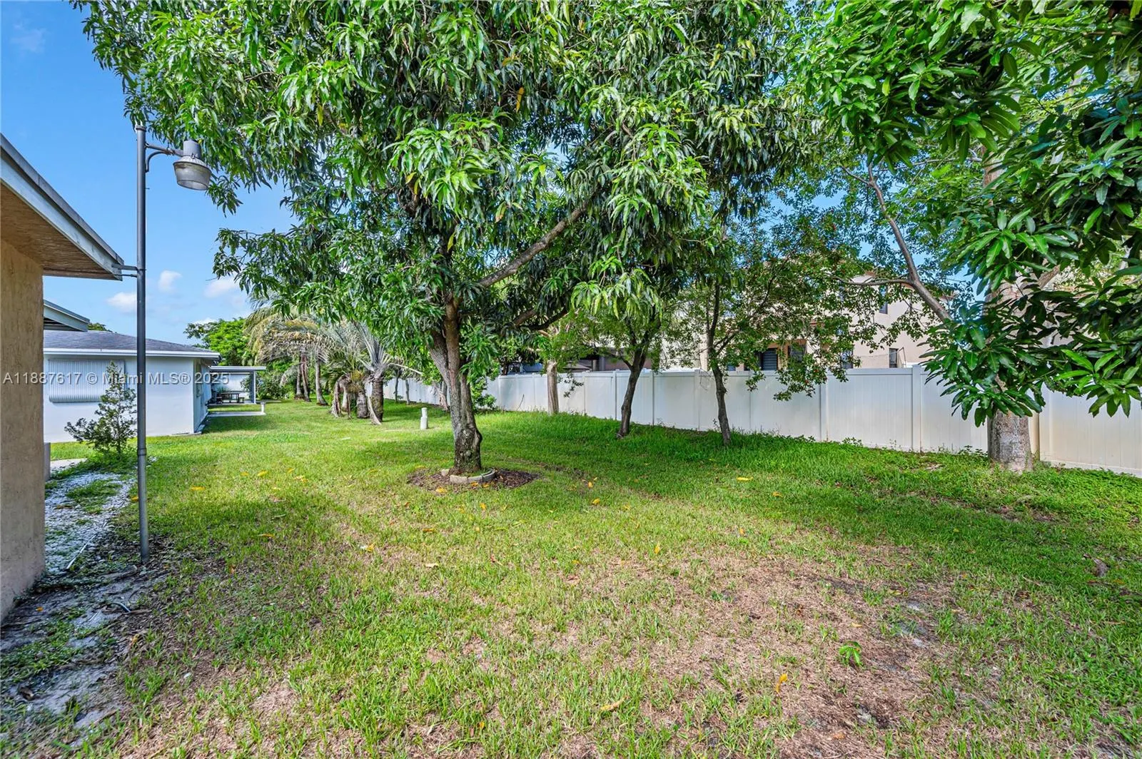 5606 NW 49th Ave