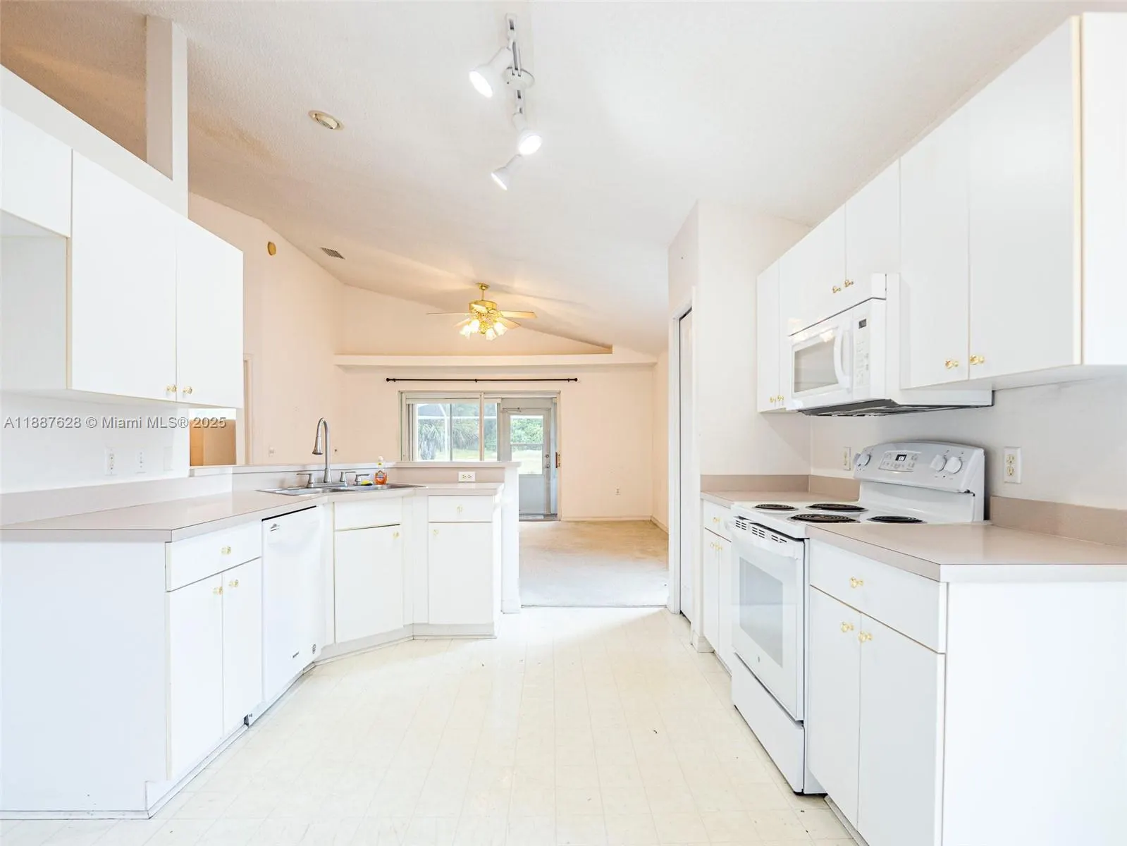 1011 TEQUESTA TRAIL