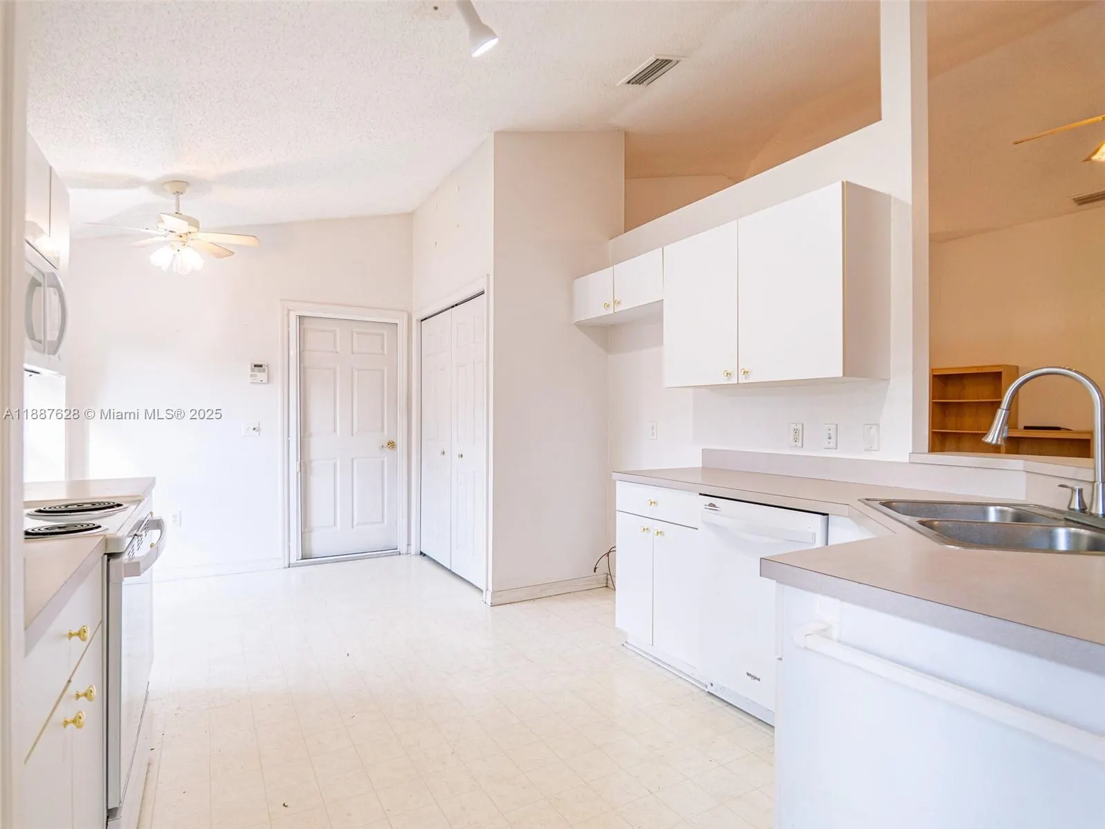 1011 TEQUESTA TRAIL
