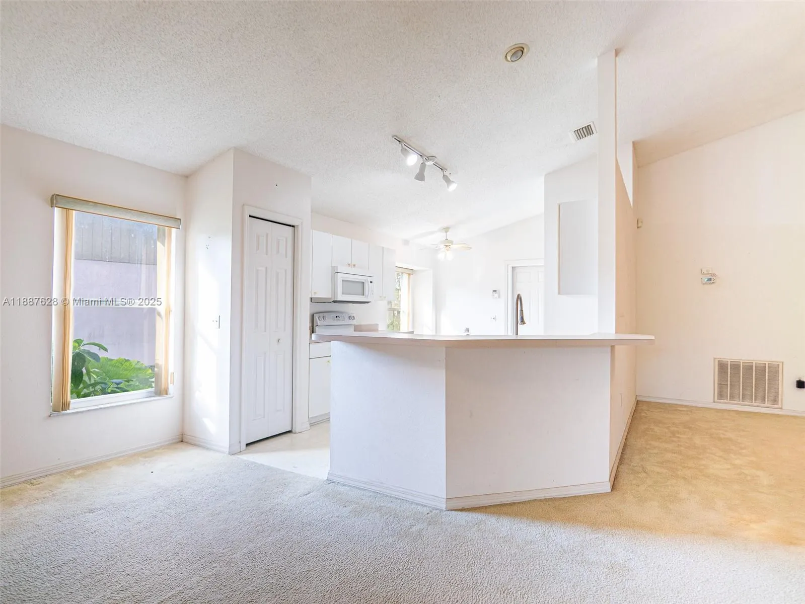 1011 TEQUESTA TRAIL