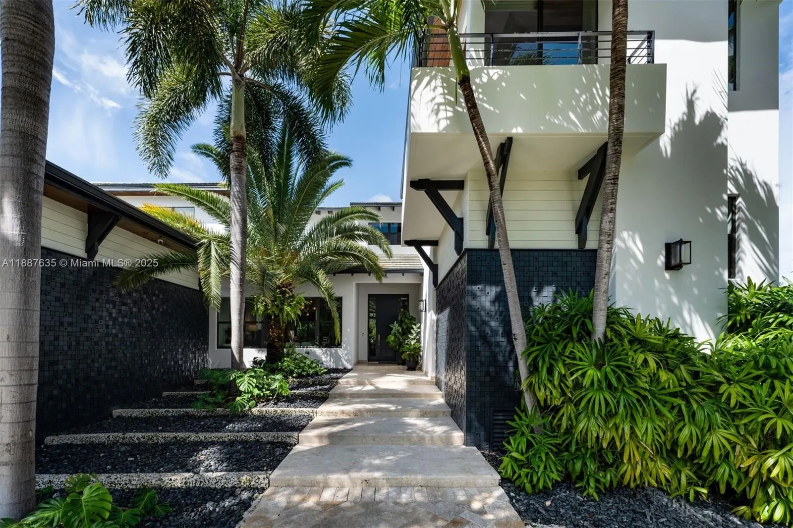 330 Caribbean Rd