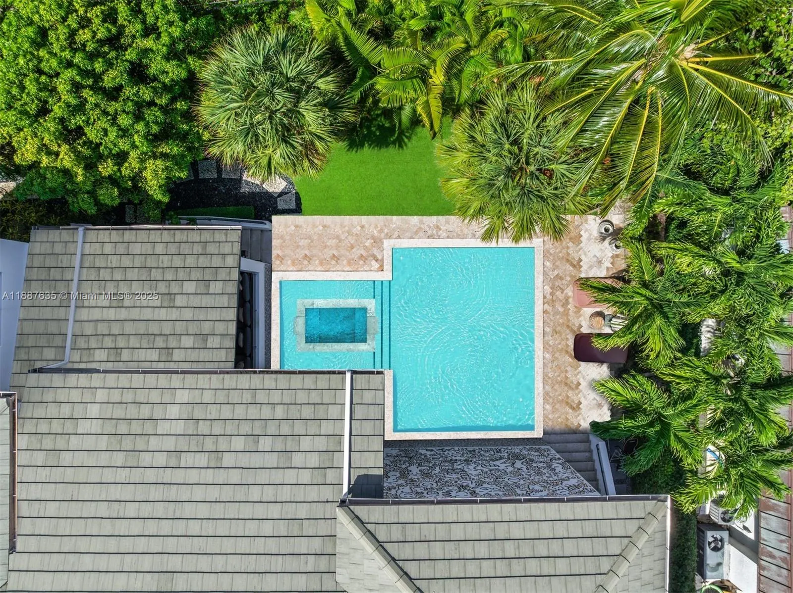330 Caribbean Rd