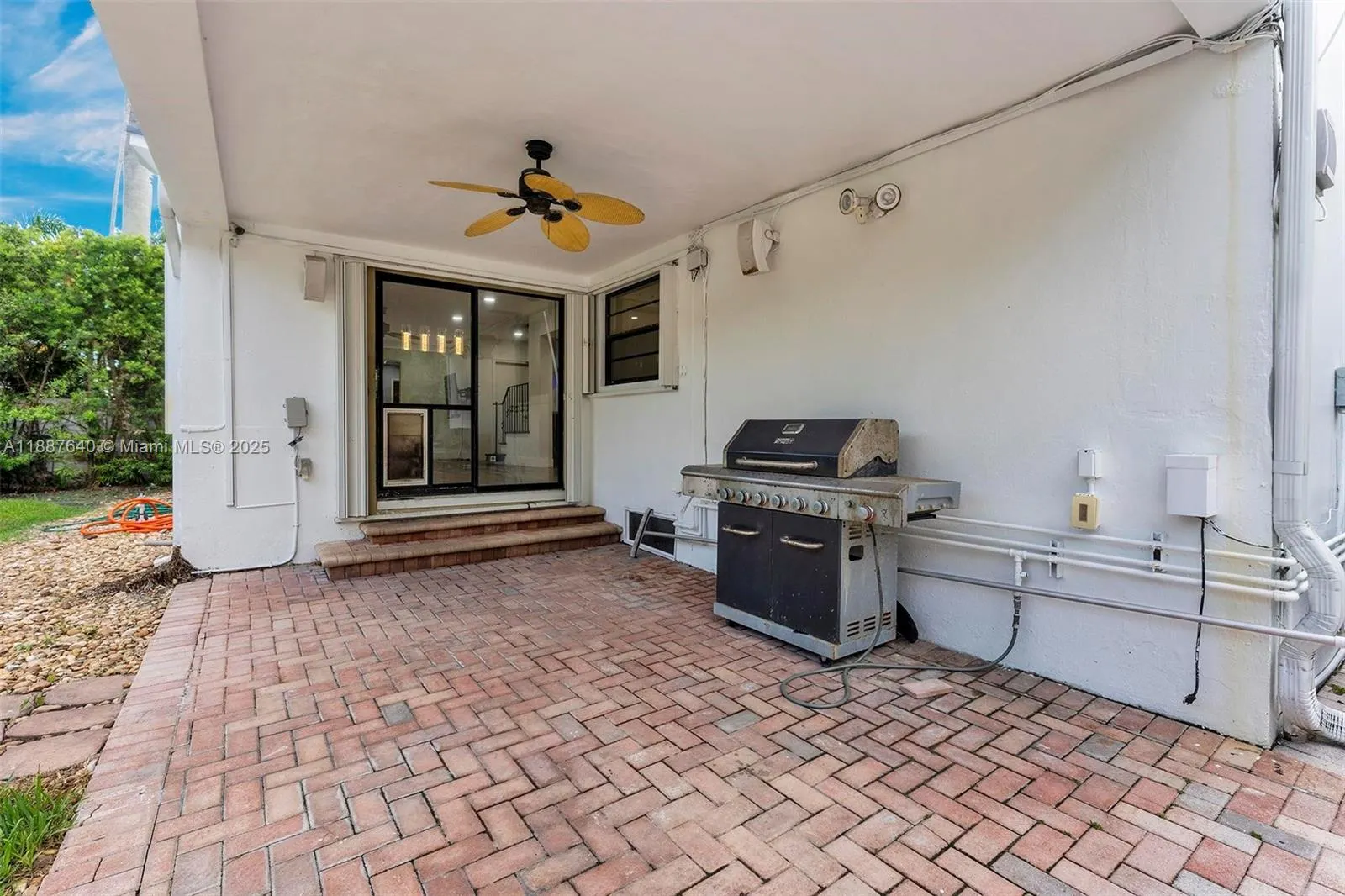 1255 Jackson St