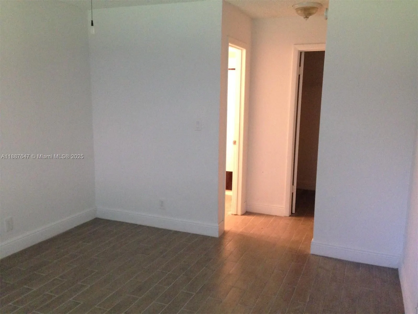 11153 NW 37TH ST