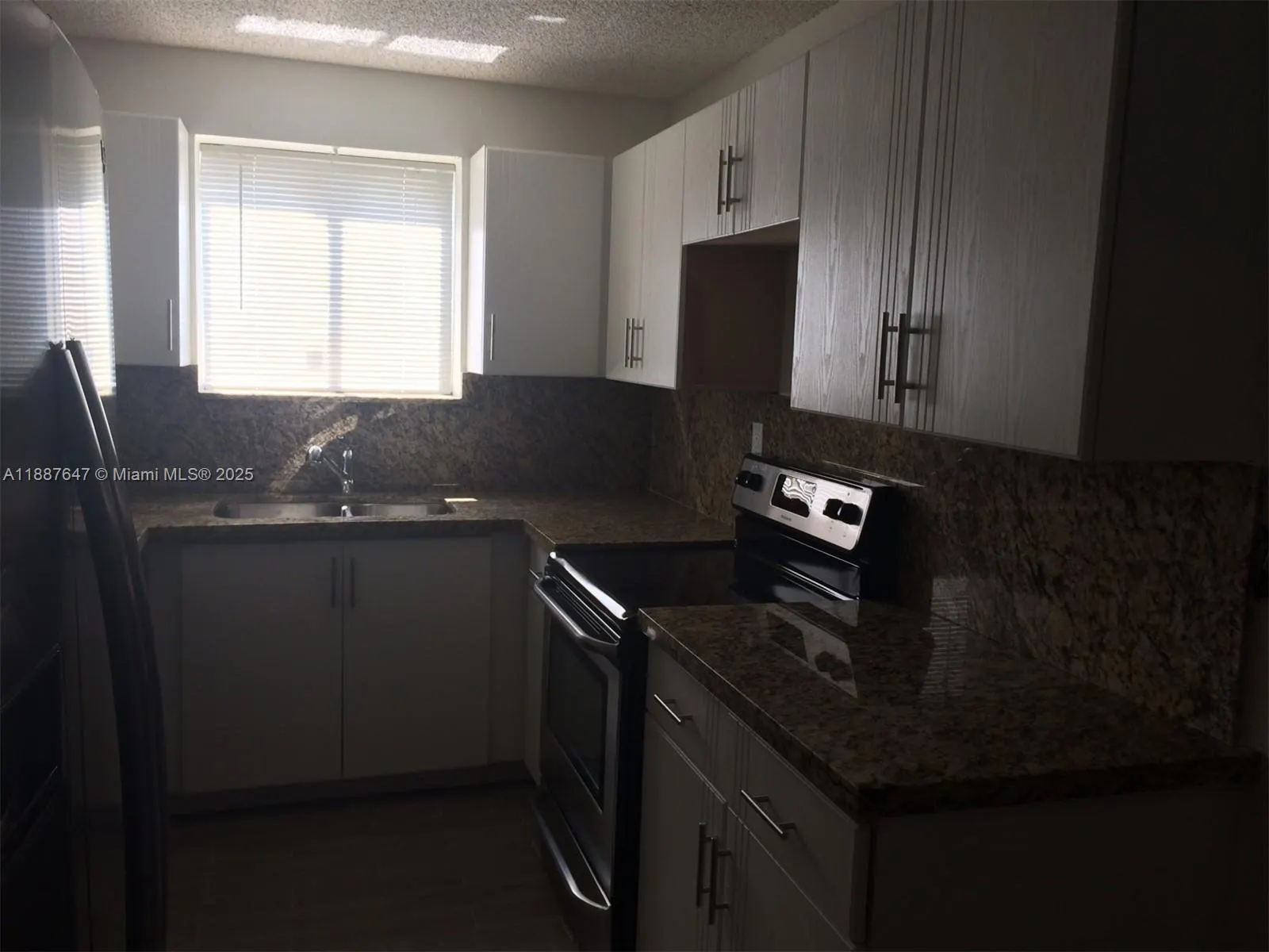 11153 NW 37TH ST
