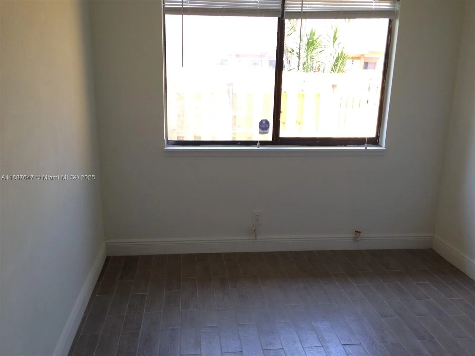 11153 NW 37TH ST