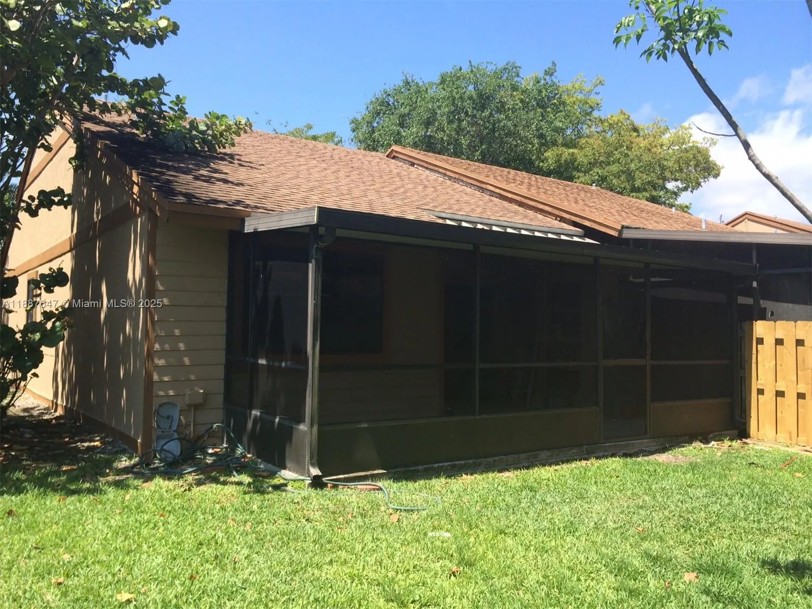 11153 NW 37TH ST