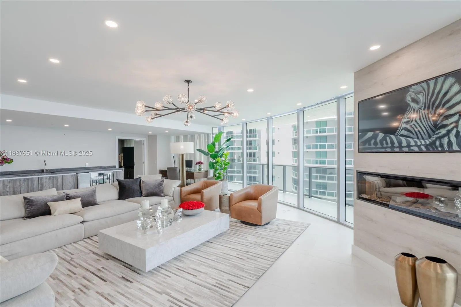 488 NE 18th St, #2612/2615