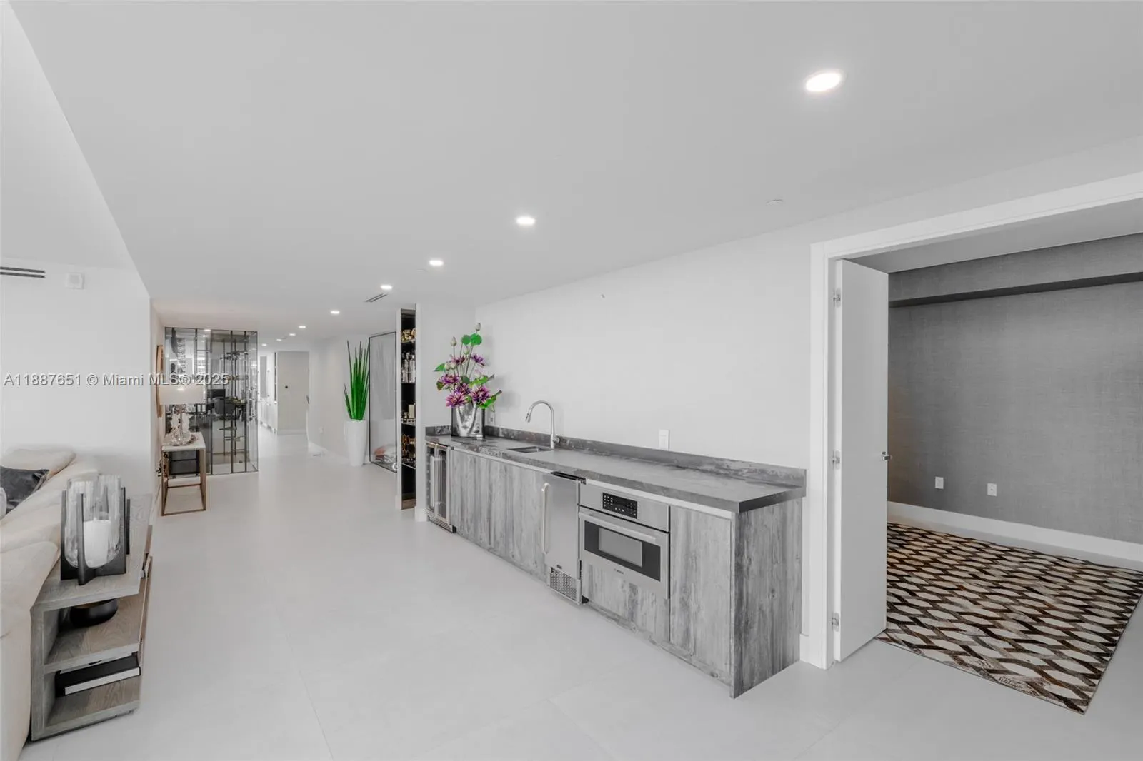 488 NE 18th St, #2612/2615