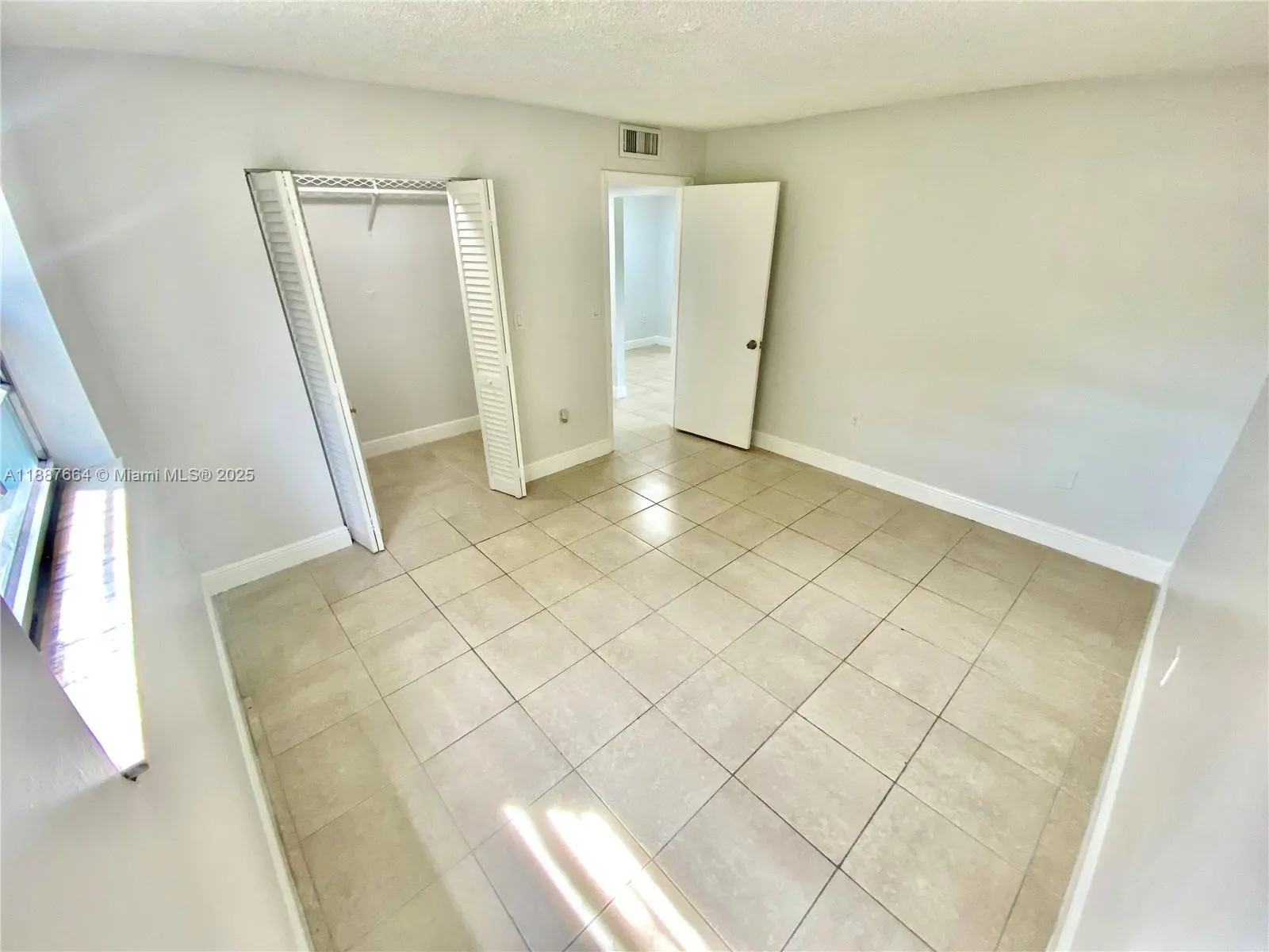 400 NE 1st St, #110