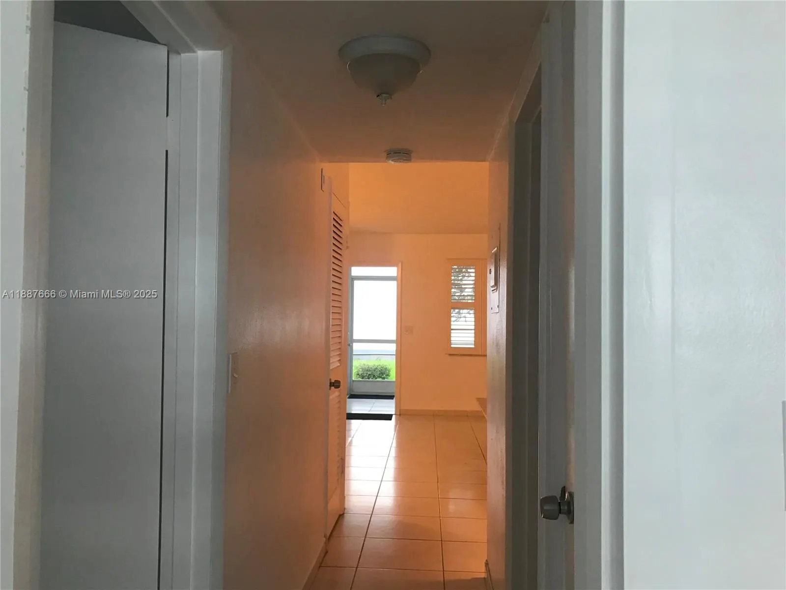 581 Blue Heron Dr, #122-B