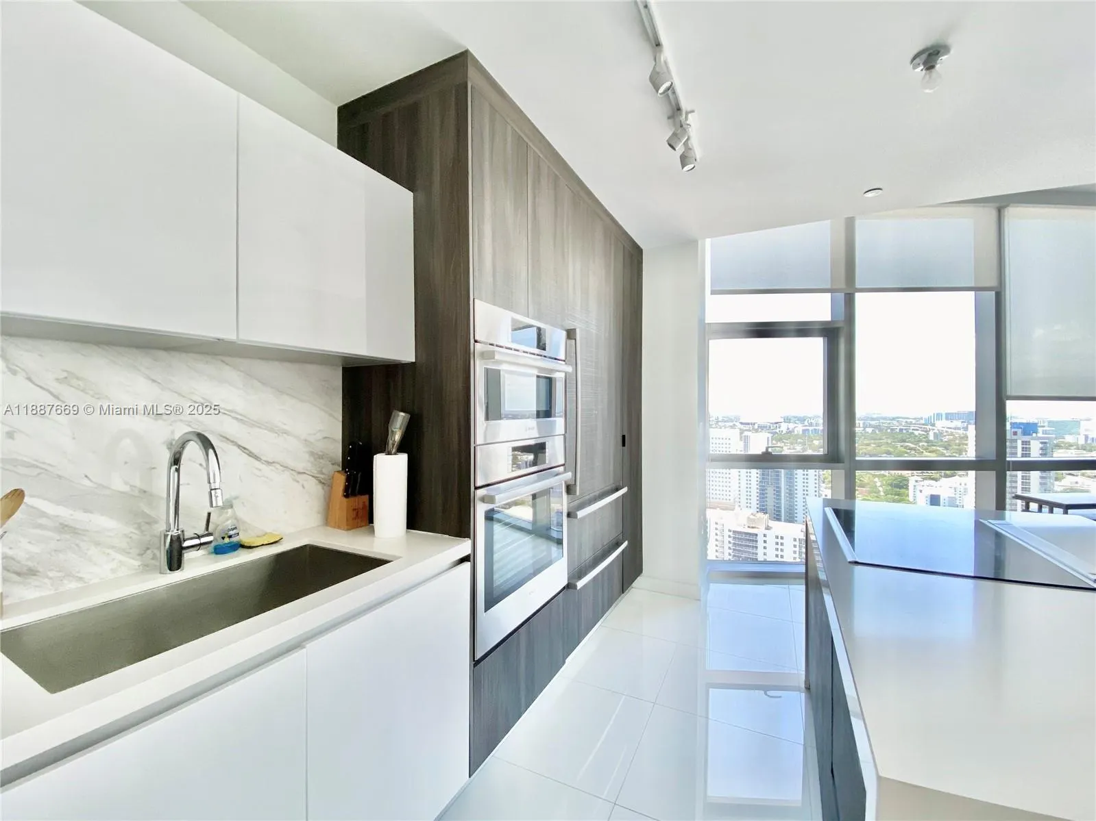 851 NE 1st Ave, #2802