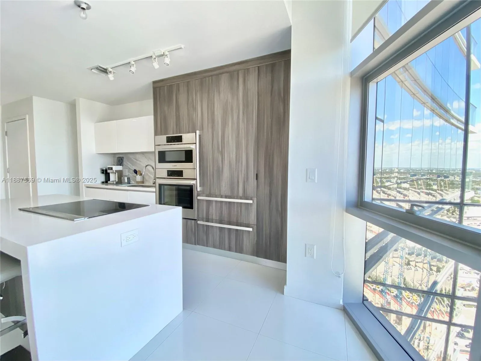 851 NE 1st Ave, #2802