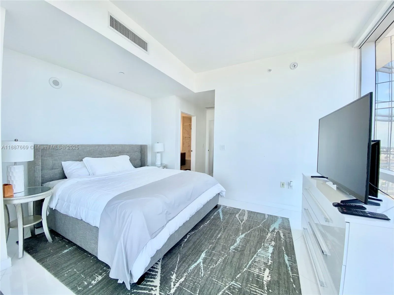 851 NE 1st Ave, #2802