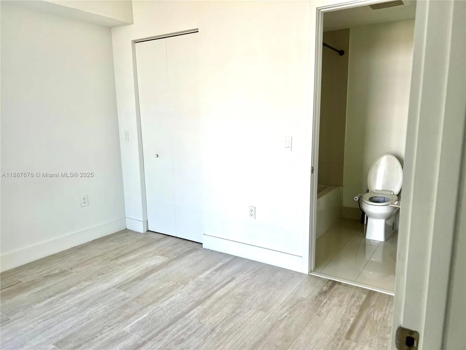 121 NE 34th St, #1114